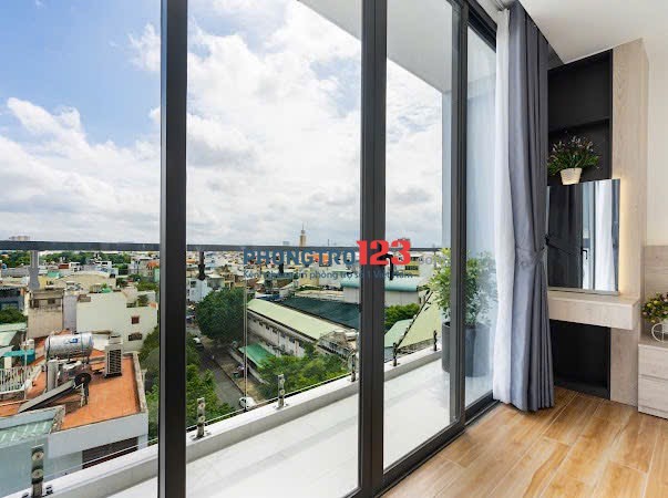 Căn hộ mới 100% full nội thất và bancol quận 10