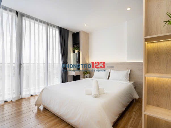 Căn hộ mới 100% full nội thất và bancol quận 10