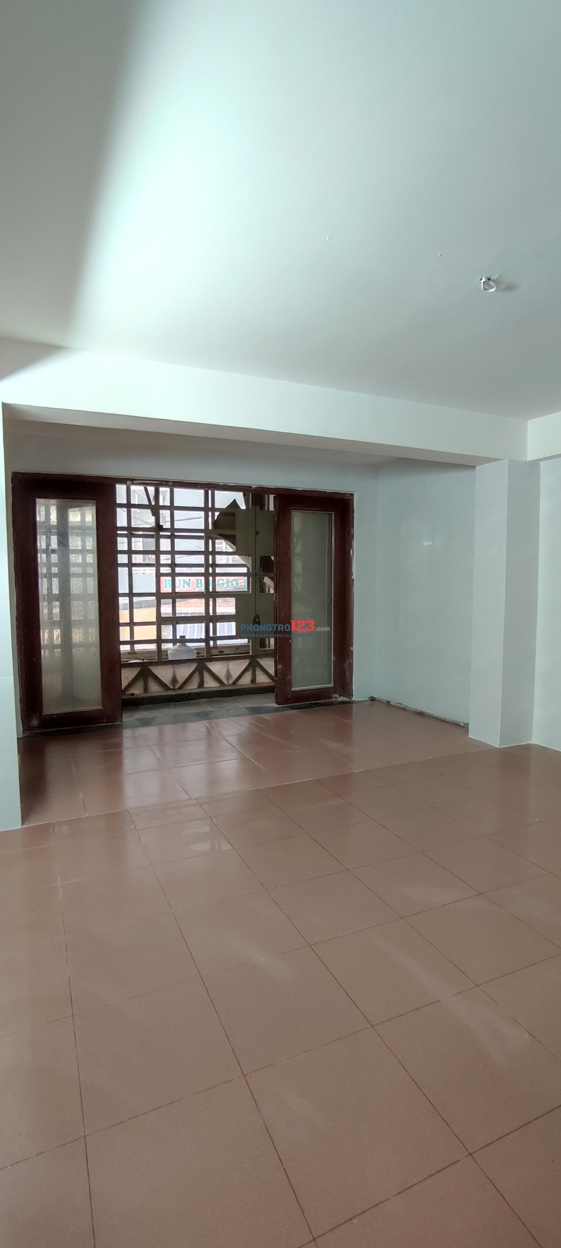 Phòng trọ mặt tiền Bình Giã, Tân Bình – 22m²~3tr8/tháng – Máy lạnh, toilet riêng – Giờ tự do