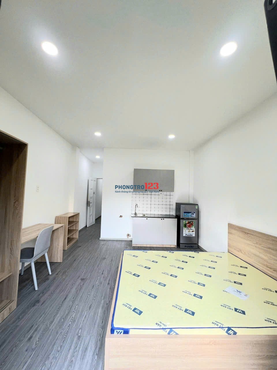 Cho thuê phòng mặt tiền Nguyễn Gia Trí, BT, gần HUTECH, Landmark, tiện KD online, nails, spa, VP
