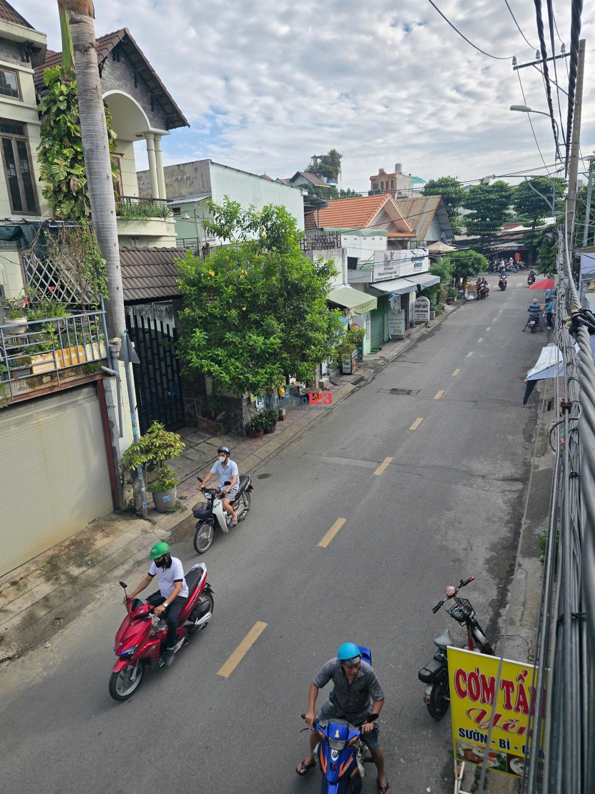 Cho thuê nhà 2 mặt tiền đẹp tại đường 102, phường Tăng Nhơn Phú A, TP Thủ Đức