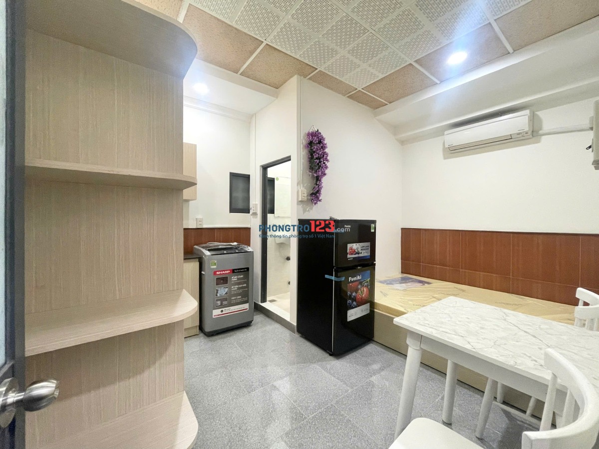 Cho thuê phòng có cửa sổ, full nội thất, máy giặt riêng tại Phú Nhuận, gần sân bay, cv Gia Định, Q1