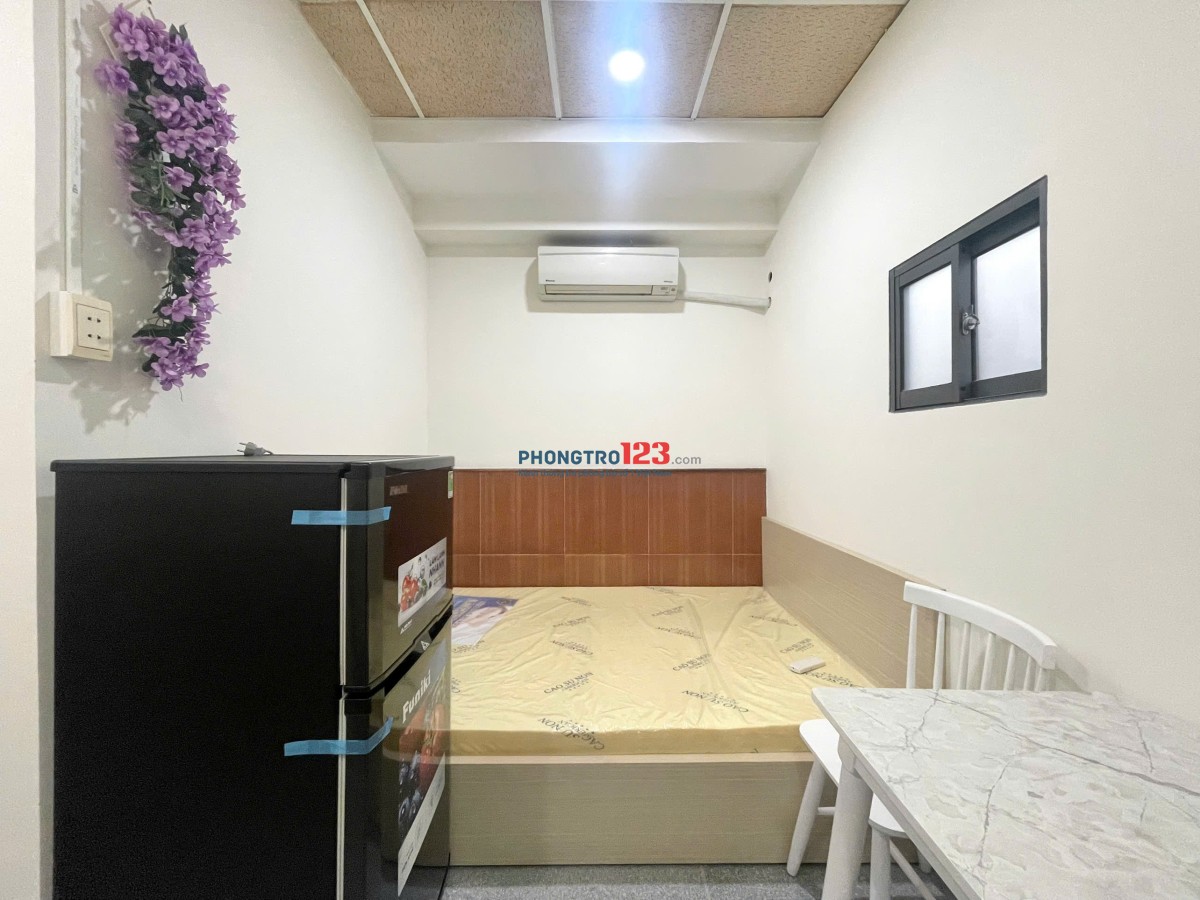 Cho thuê phòng có cửa sổ, full nội thất, máy giặt riêng tại Phú Nhuận, gần sân bay, cv Gia Định, Q1