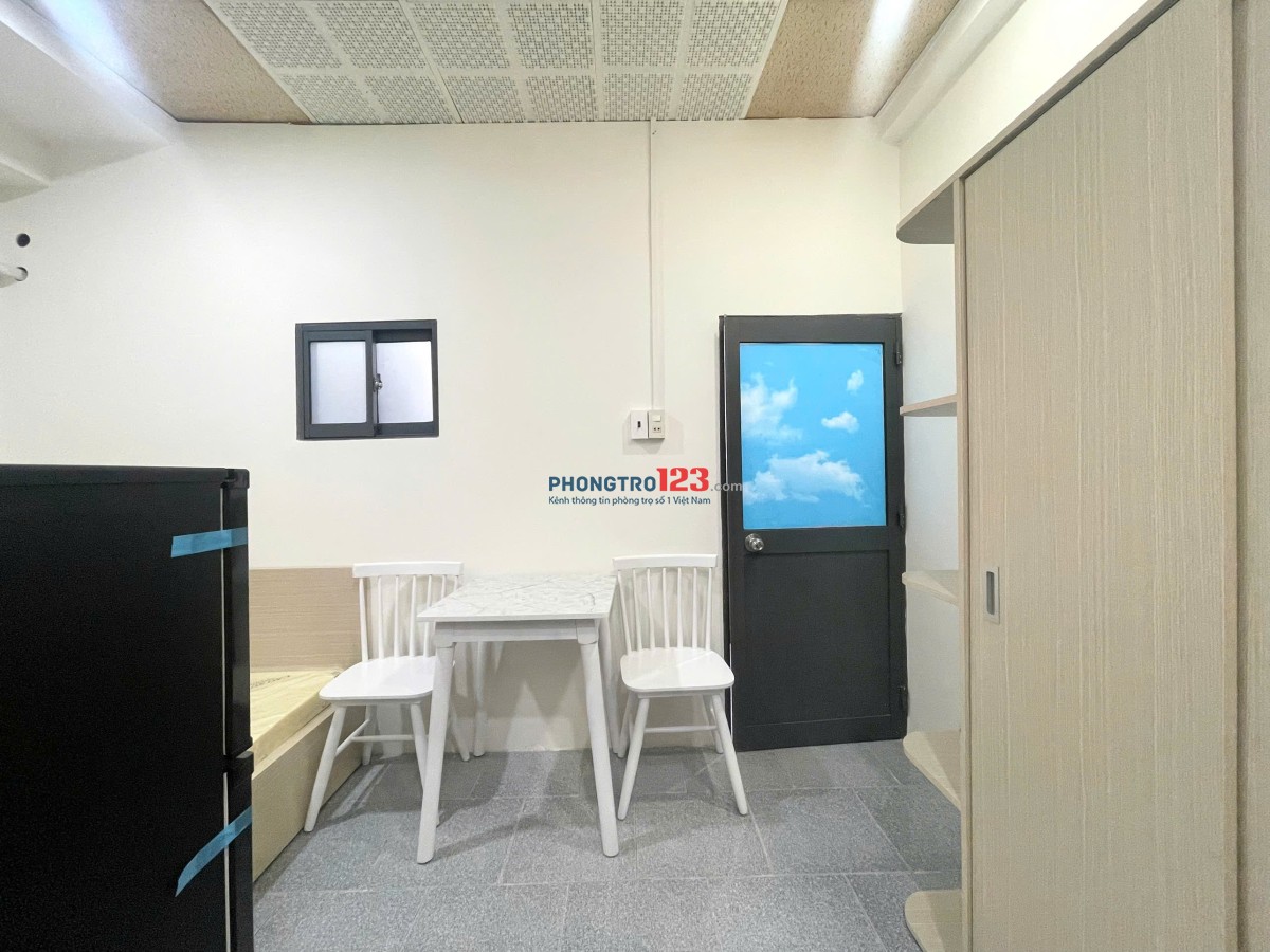 Cho thuê phòng có cửa sổ, full nội thất, máy giặt riêng tại Phú Nhuận, gần sân bay, cv Gia Định, Q1
