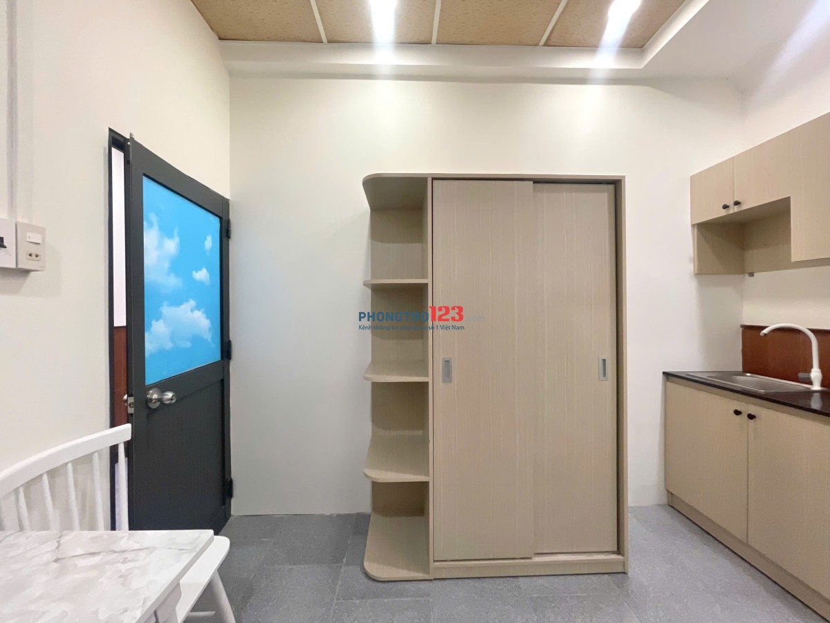 Cho thuê phòng có cửa sổ, full nội thất, máy giặt riêng tại Phú Nhuận, gần sân bay, cv Gia Định, Q1