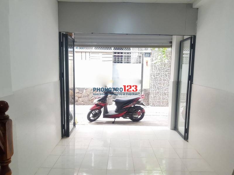 Cho thuê nhà mặt tiền nhỏ giá rẻ tiện kinh doanh, Quận 3