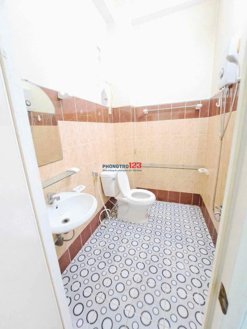 Cho Thuê Phòng Ban Công, Đón Nắng - Cô Bắc Trung Tâm Phú Nhuận
