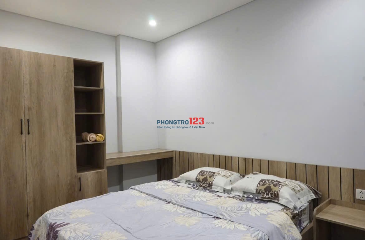 Sky Center, Phổ Quang, TB, 2PN rộng, 97m2, Căn góc, 19tr/tháng.