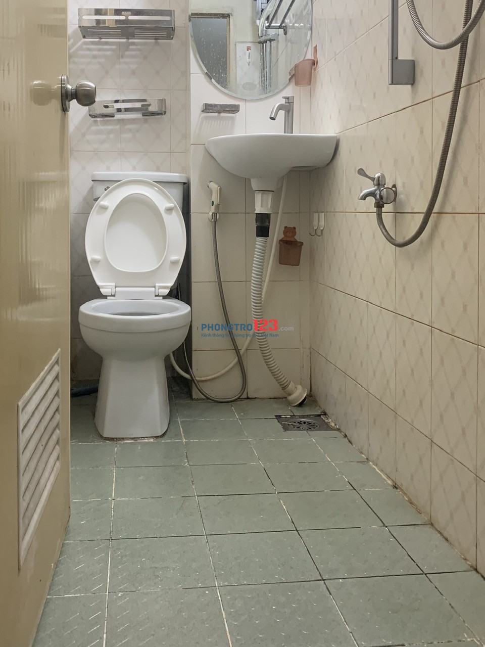 Cho thuê phòng nguyên lầu 2 nhà vệ sinh riêng