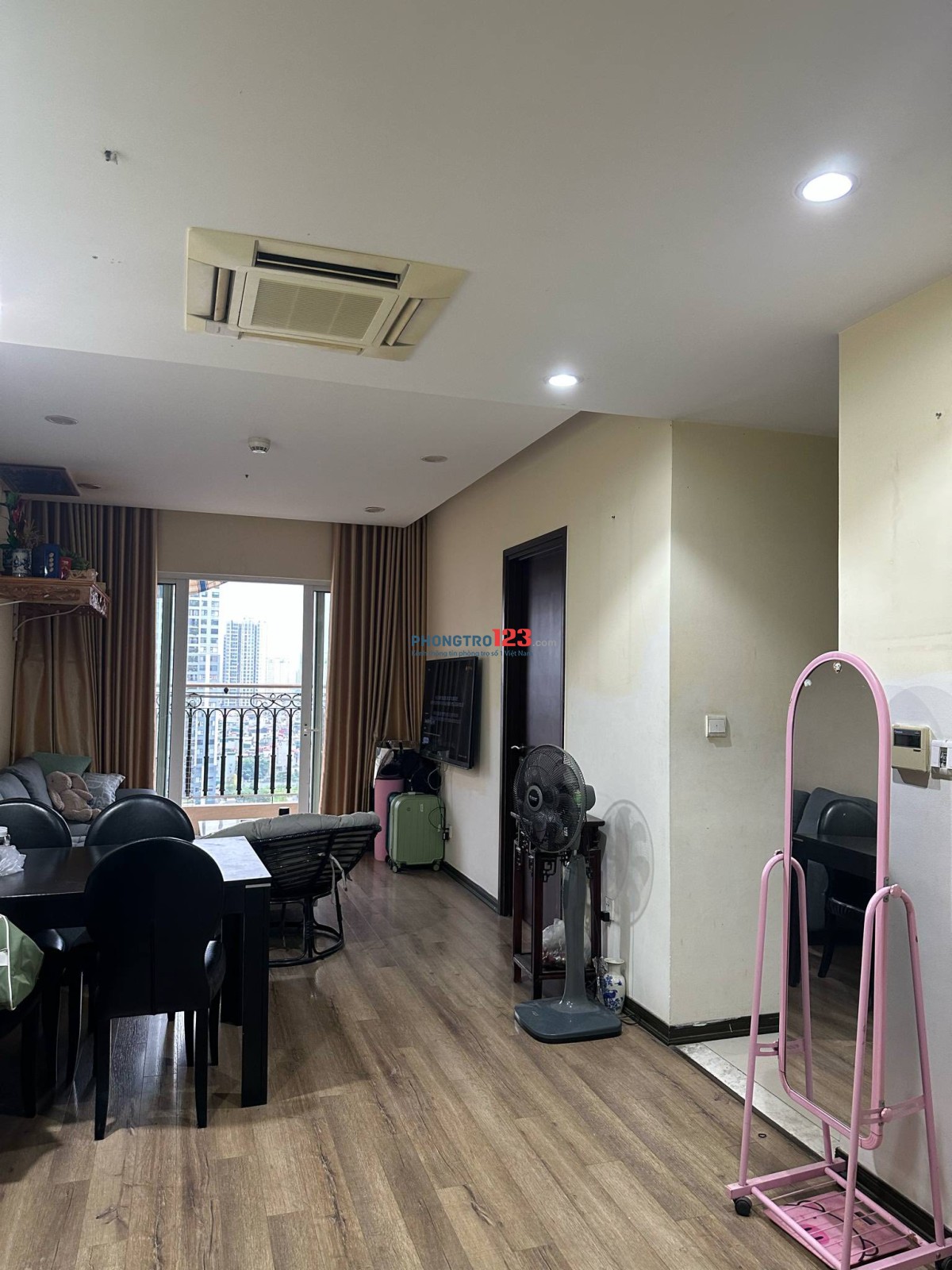 Tìm Nữ ở ghép chung cư cao cấp