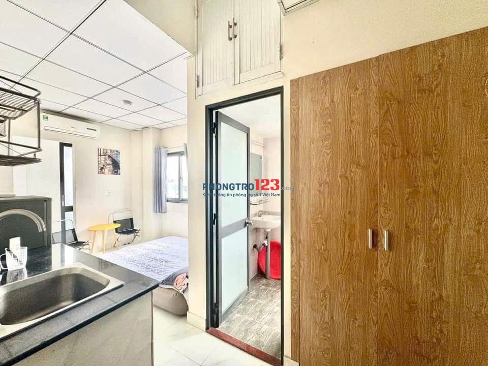 Phòng Căn hộ dịch vụ siêu đẹp - Kế bên Đại Học Công Thương Quận Tân Phú