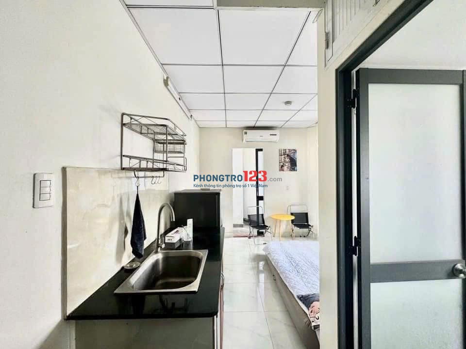 Phòng Căn hộ dịch vụ siêu đẹp - Kế bên Đại Học Công Thương Quận Tân Phú
