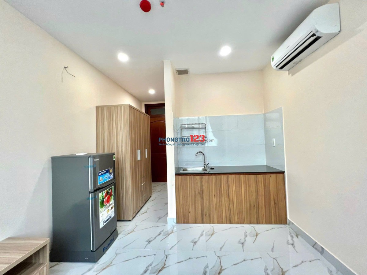 PHÒNG ĐẸP CỬA SỔ THOÁNG ĐỐI DIỆN ĐẠI HỌC BÁCH KHOA