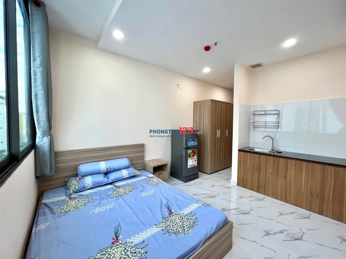PHÒNG ĐẸP CỬA SỔ THOÁNG ĐỐI DIỆN ĐẠI HỌC BÁCH KHOA