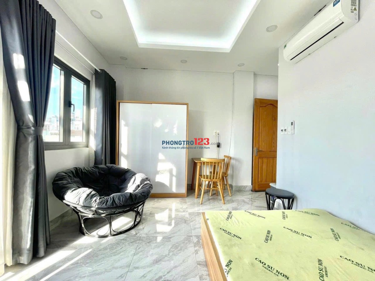 Phòng 35m, ban công lớn, ánh sáng tự nhiên, Chu Văn An, Bình Thạnh, gần trục đường Nơ Trang Long