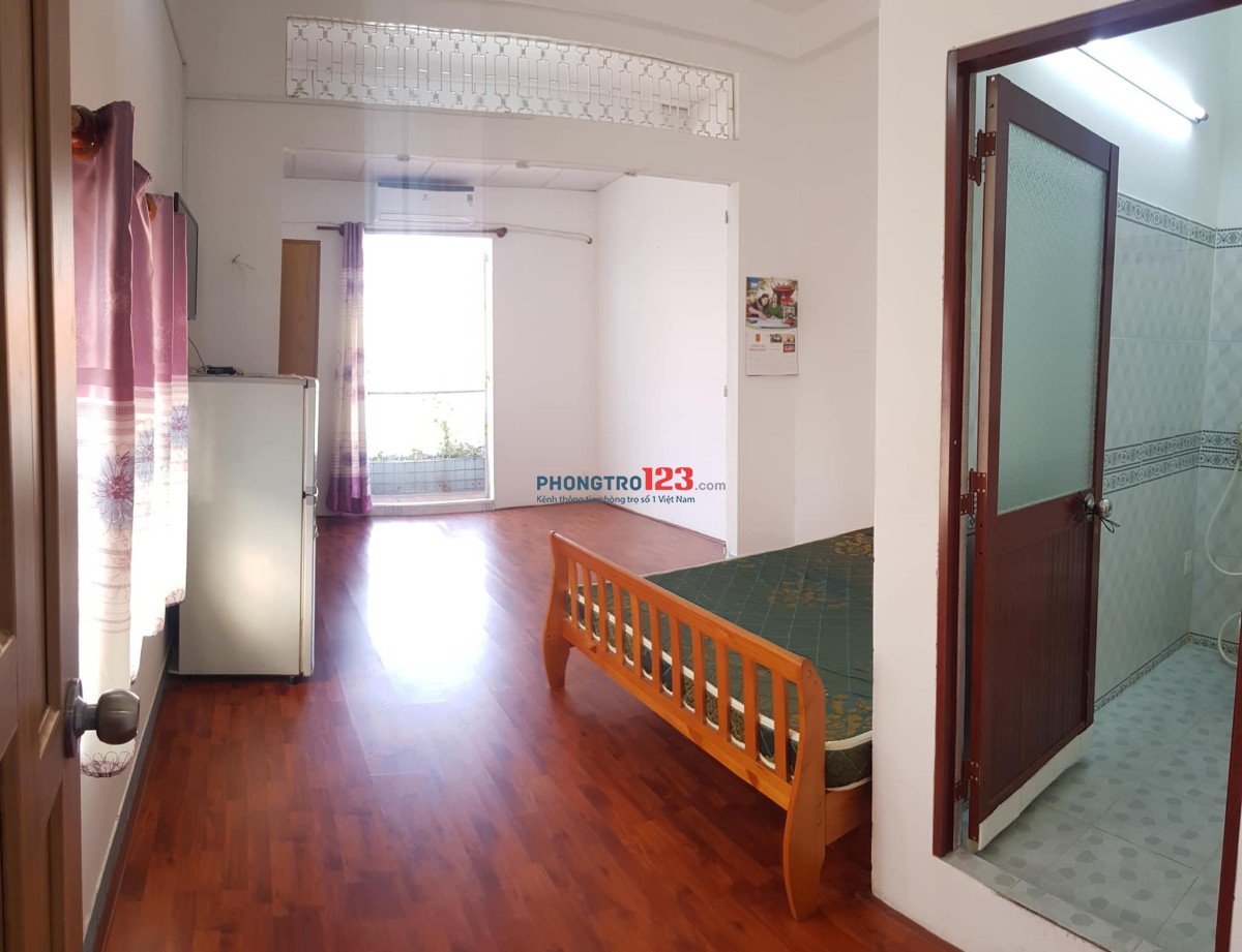 Phòng 15m2 có gác 3tr5. Phòng 48m8 ban công lớn full nội thất 5tr8 giá rẻ quận 1