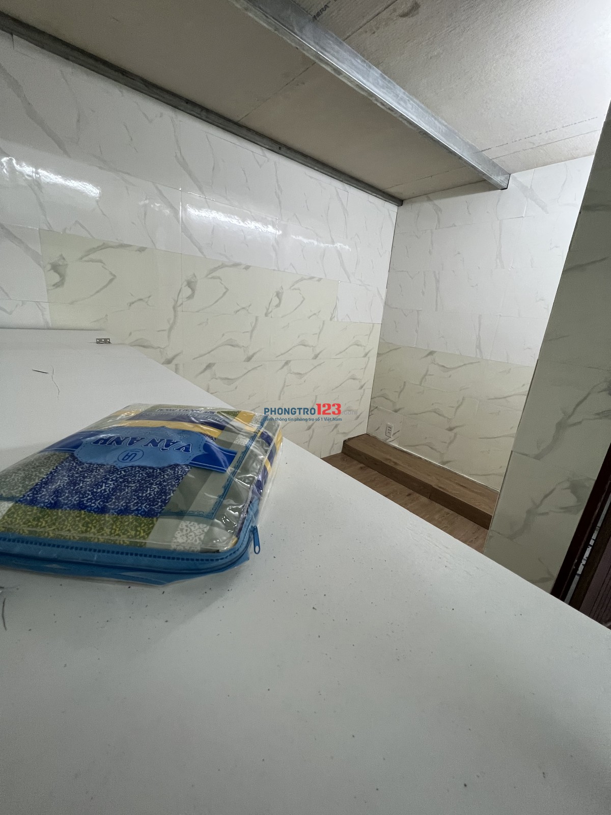 Phòng 15m2 có gác 3tr5. Phòng 48m8 ban công lớn full nội thất 5tr8 giá rẻ quận 1