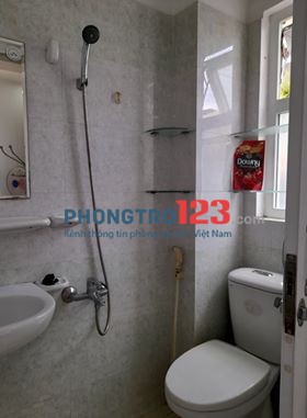 Phòng bancol lầu 1 quận 3 đẳng cấp,thoáng mát, đủ đồ đạc, giá rẻ.