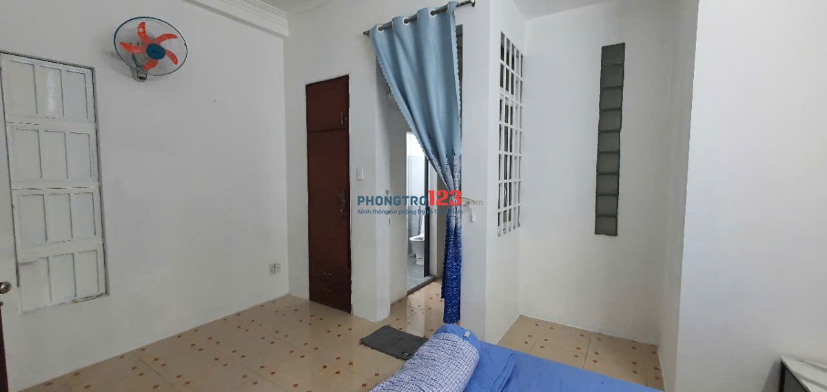 Cho thuê phòng nhà lầu đúc đường Trương Quốc Dung P8 Phú Nhuận