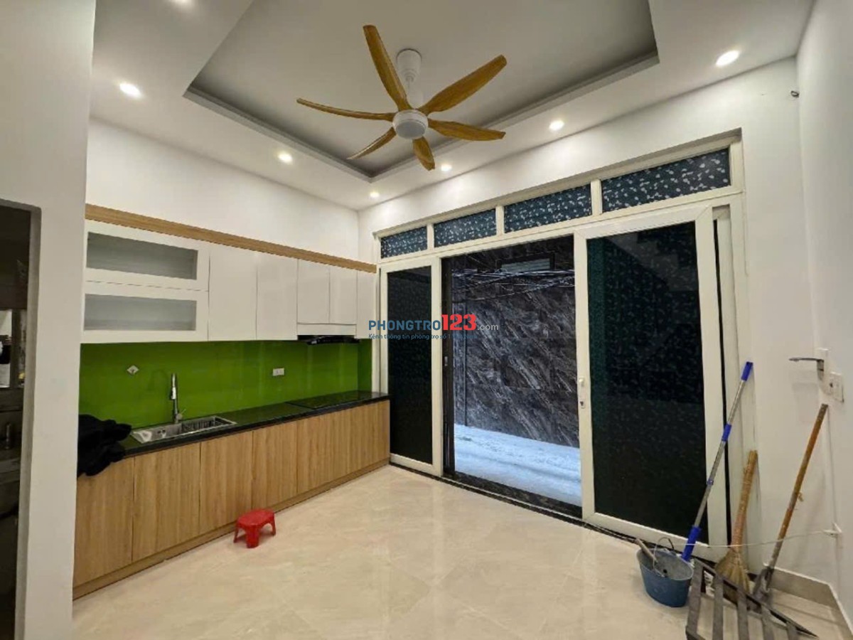 Cho thuê nhà nguyên căn full nội thất ngay Ngõ 43 Phố Chùa Bộc