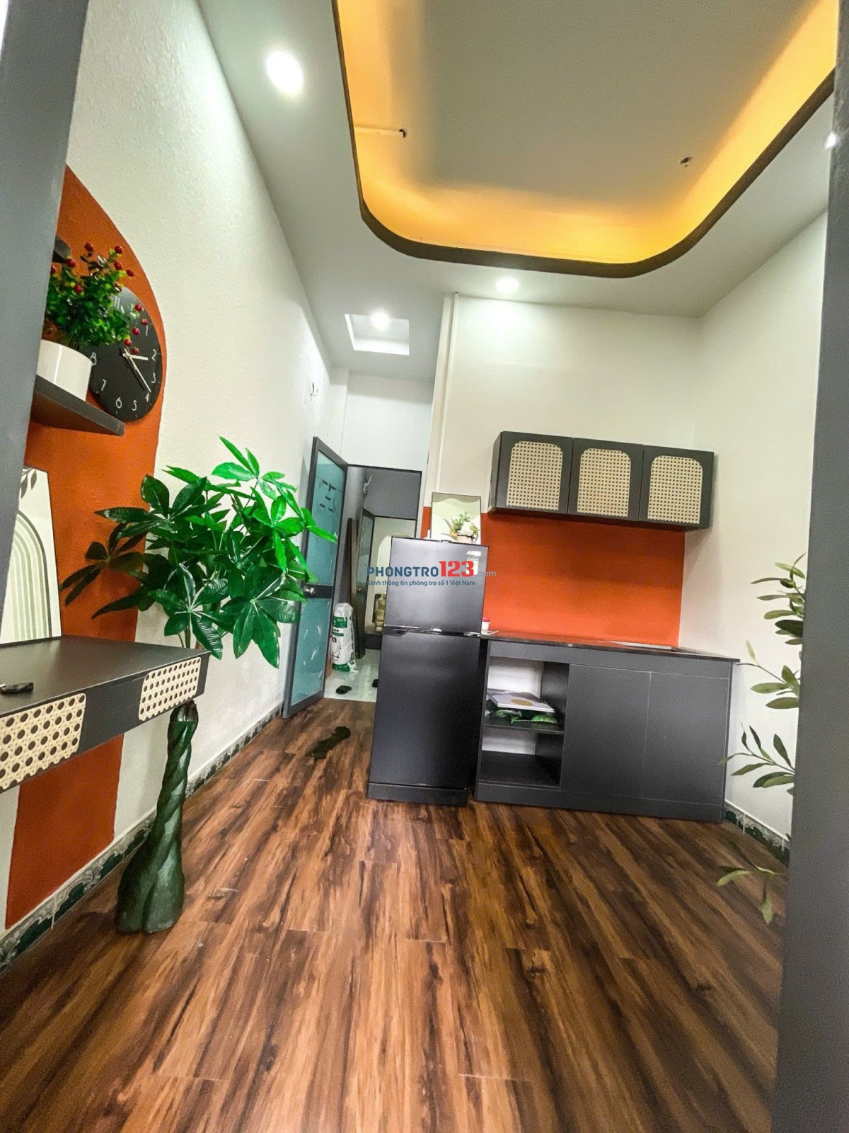 Thuê Ngay Phòng Tách Bếp + Cửa Sổ Trời Thoáng Mát Gần Trường Đại học VLU, IUH
