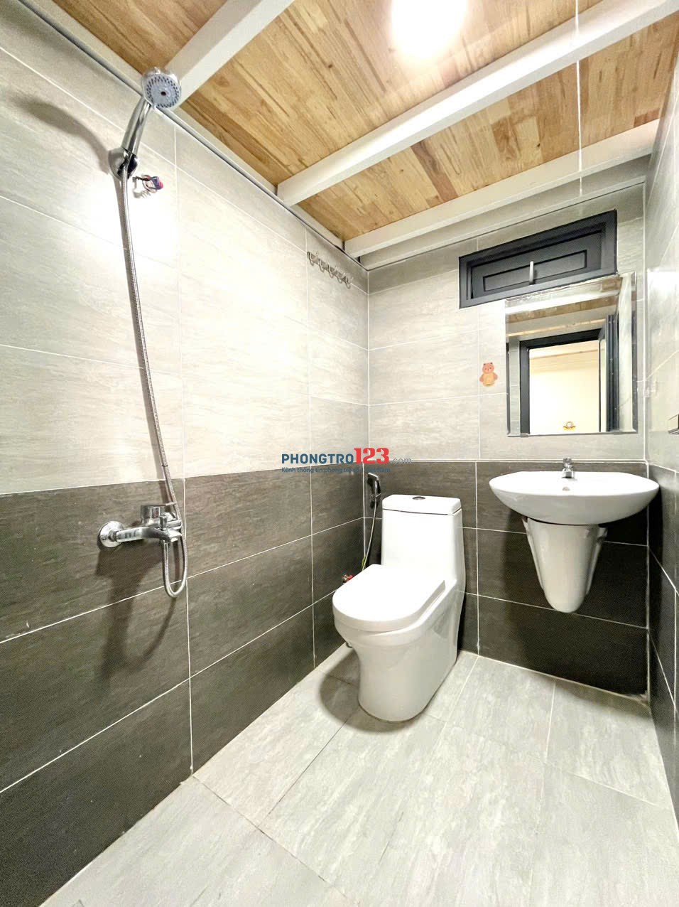 Duplex RỘNG mới xây CỬA SỔ Bùi Đình Túy sát bên Đh Học Viện Cán Bộ - Bình Thạnh