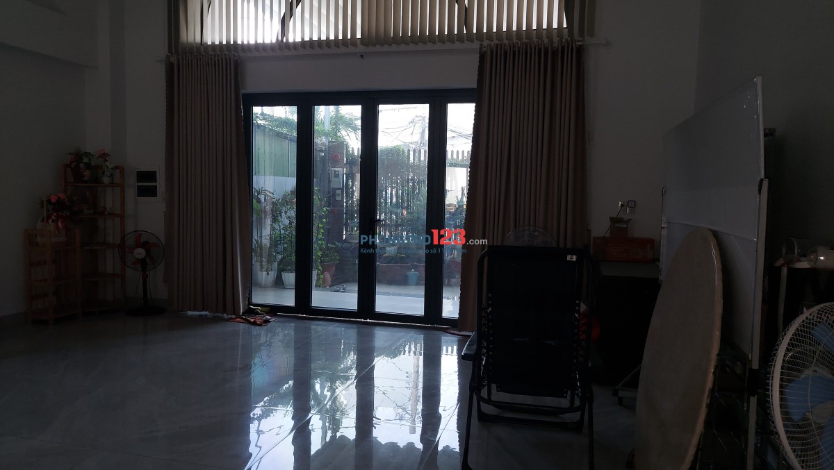 Cho thuê mặt bằng tầng trệt và tầng 2 tiện mở văn phòng hoặc lớp học, họp nhóm gần trường học