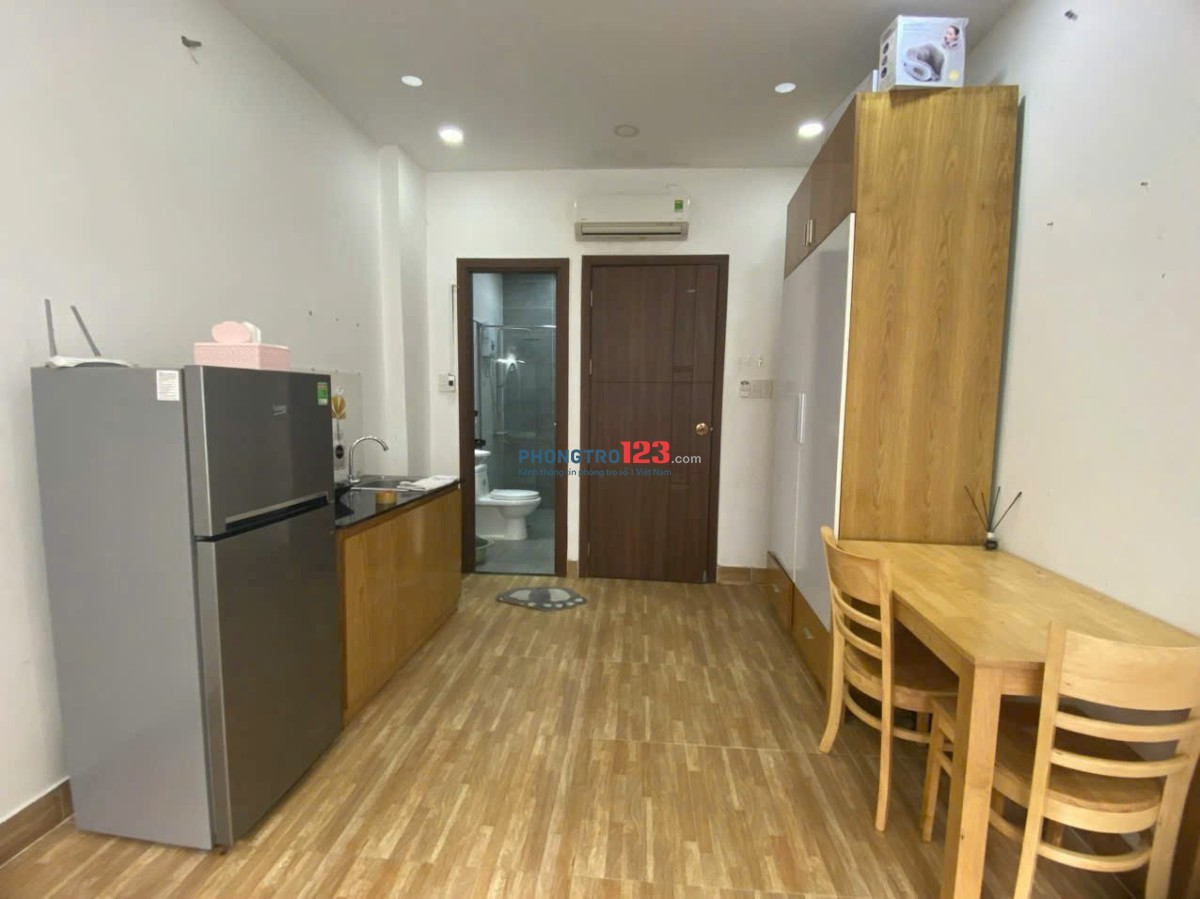 Trọ mới full nt BAN CÔNG Đào Duy Từ, Phú Nhuận, giáp Q1, Q3, gần chợ Phú Nhuận, cầu Kiệu