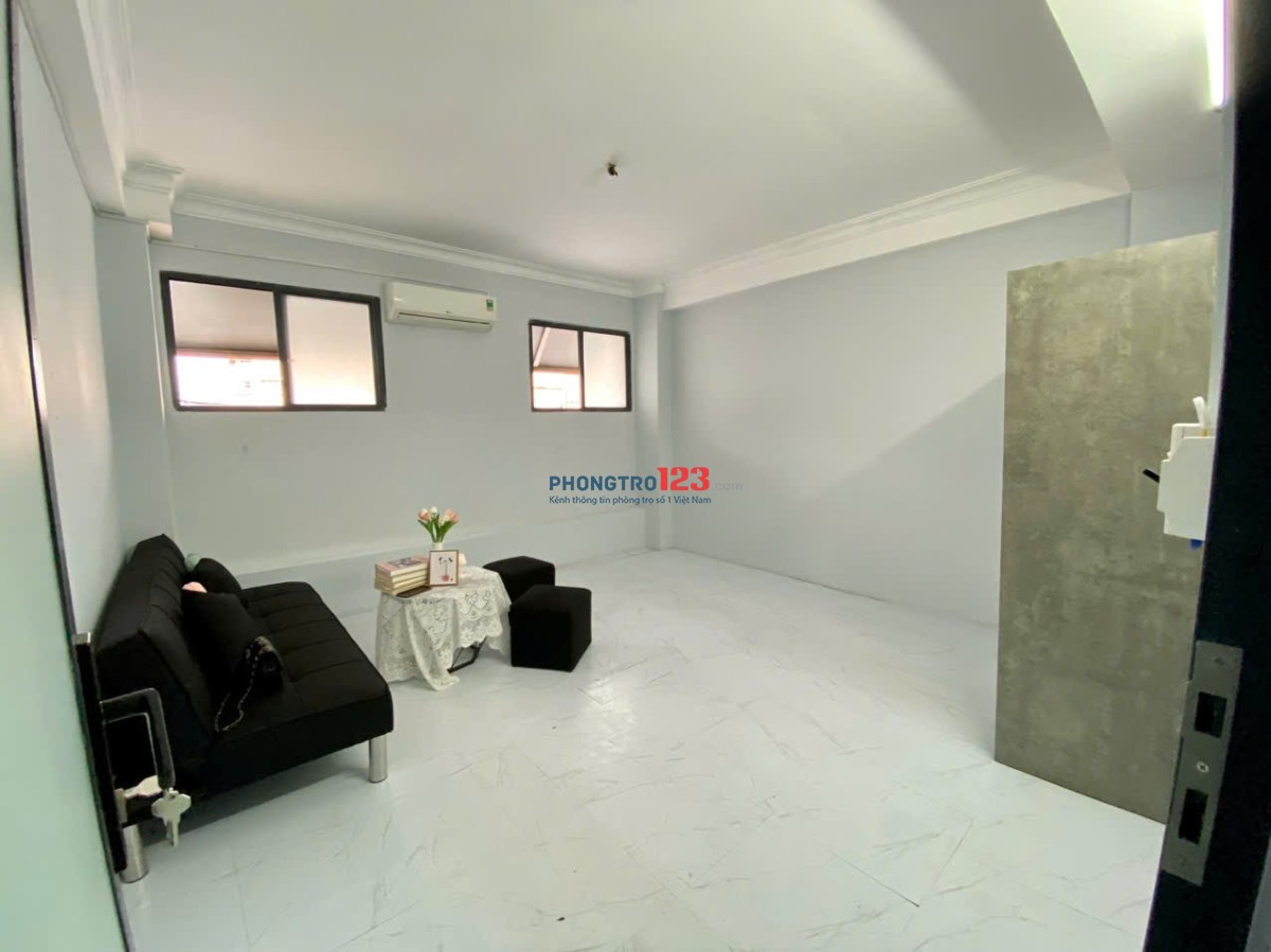 CÒN 1 PHÒNG TRỐNG NỘI THẤT Y HÌNH NGAY NGÃ TƯ BỐN XÃ