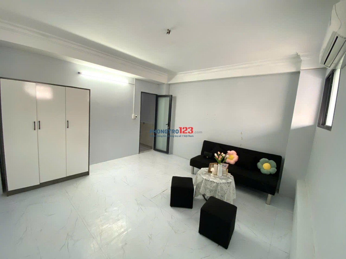 CÒN 1 PHÒNG TRỐNG NỘI THẤT Y HÌNH NGAY NGÃ TƯ BỐN XÃ