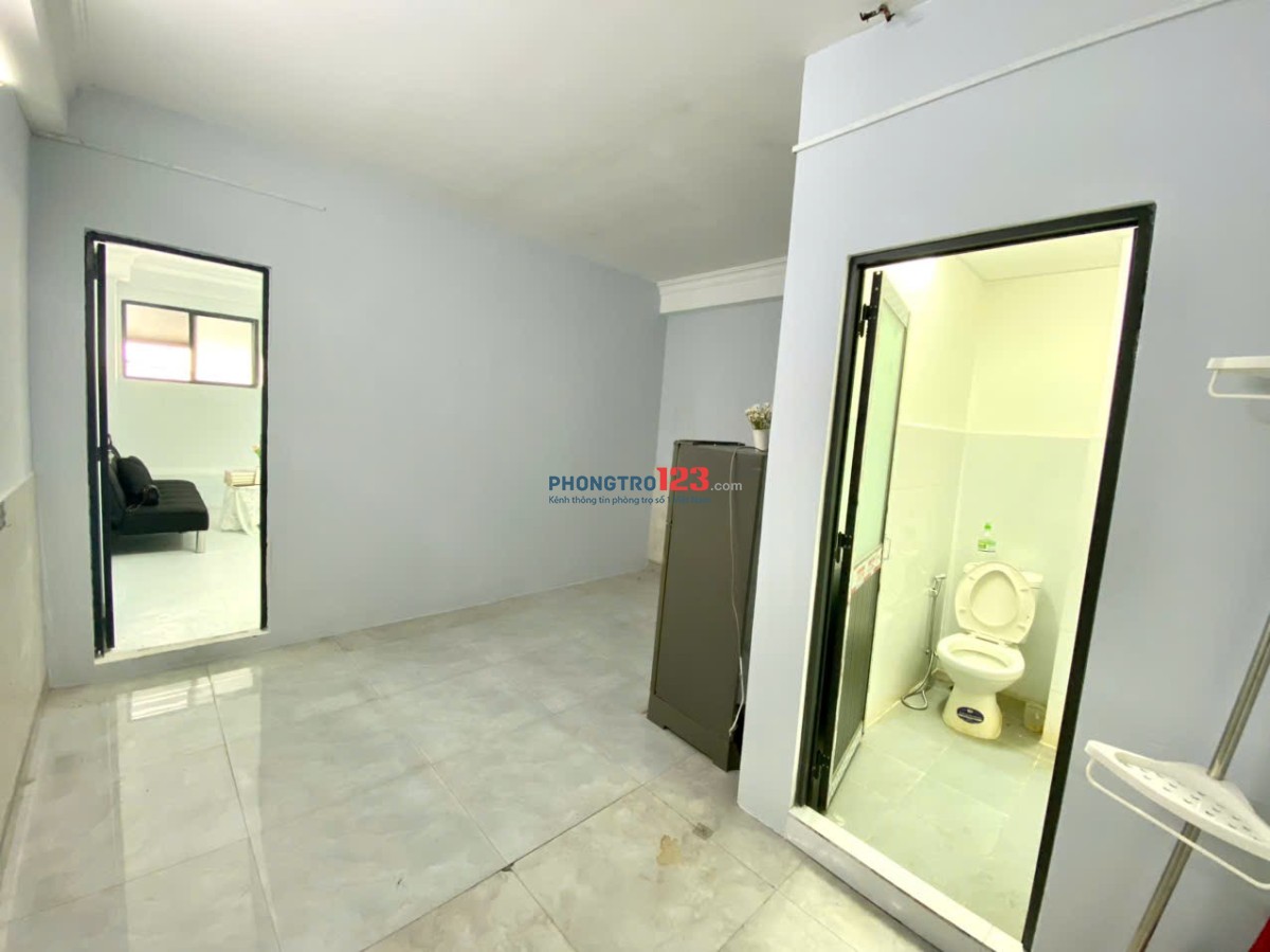 CÒN 1 PHÒNG TRỐNG NỘI THẤT Y HÌNH NGAY NGÃ TƯ BỐN XÃ