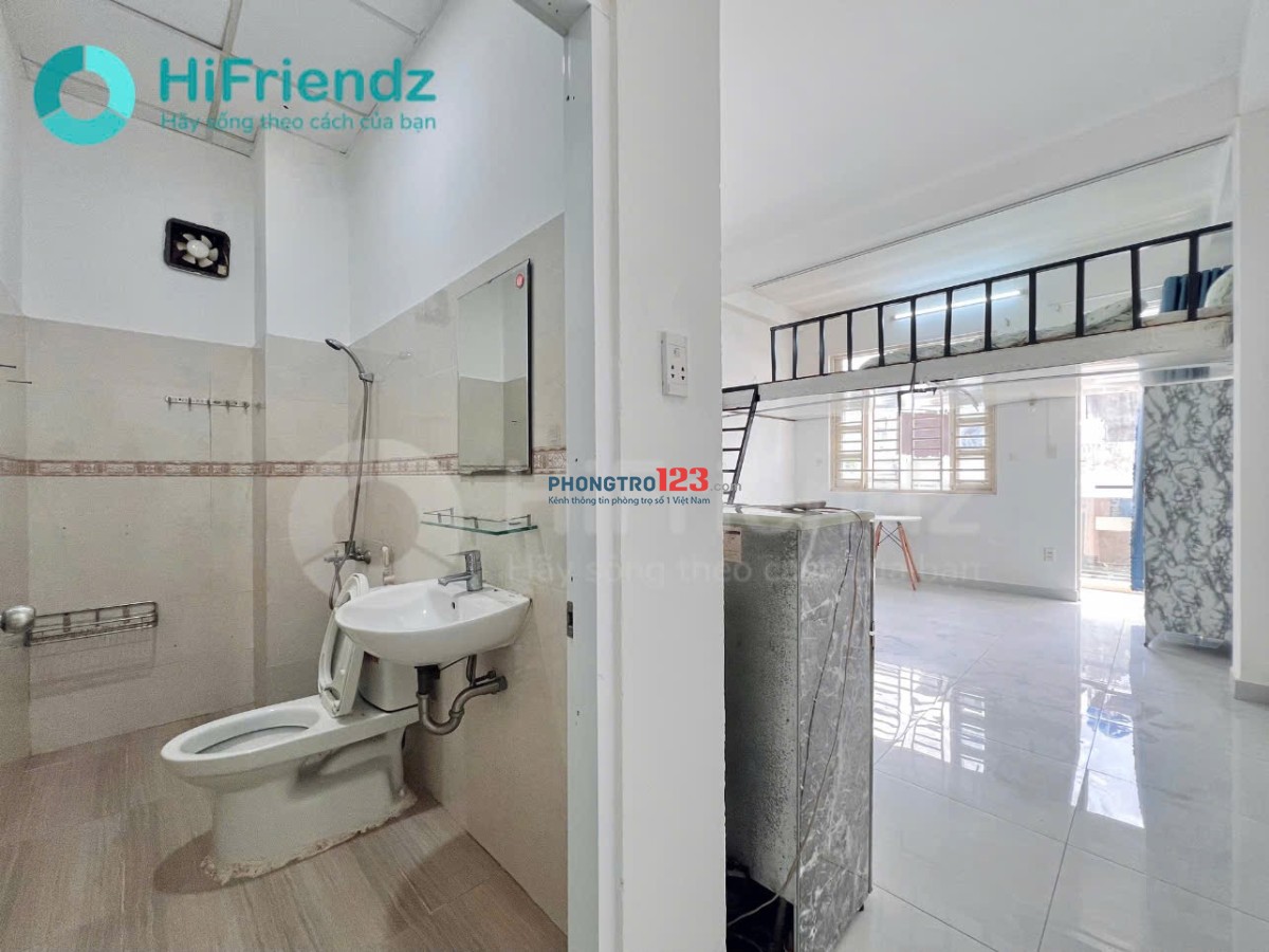 Cho thuê căn hộ bancol cho 3 - 4 người ở ngay đường chu văn an gần dh huteth uef