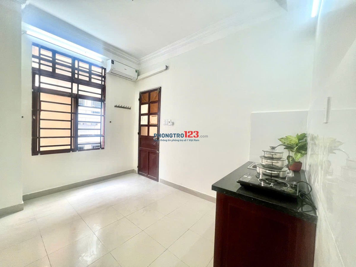 PHÒNG CHO THUÊ CỬA SỔ THOÁNG MÁT AN NINH ĐỐI DIỆN ETOWN CỘNG HOÀ TÂN BÌNH