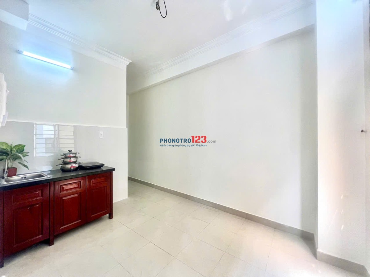 PHÒNG CHO THUÊ CỬA SỔ THOÁNG MÁT AN NINH ĐỐI DIỆN ETOWN CỘNG HOÀ TÂN BÌNH