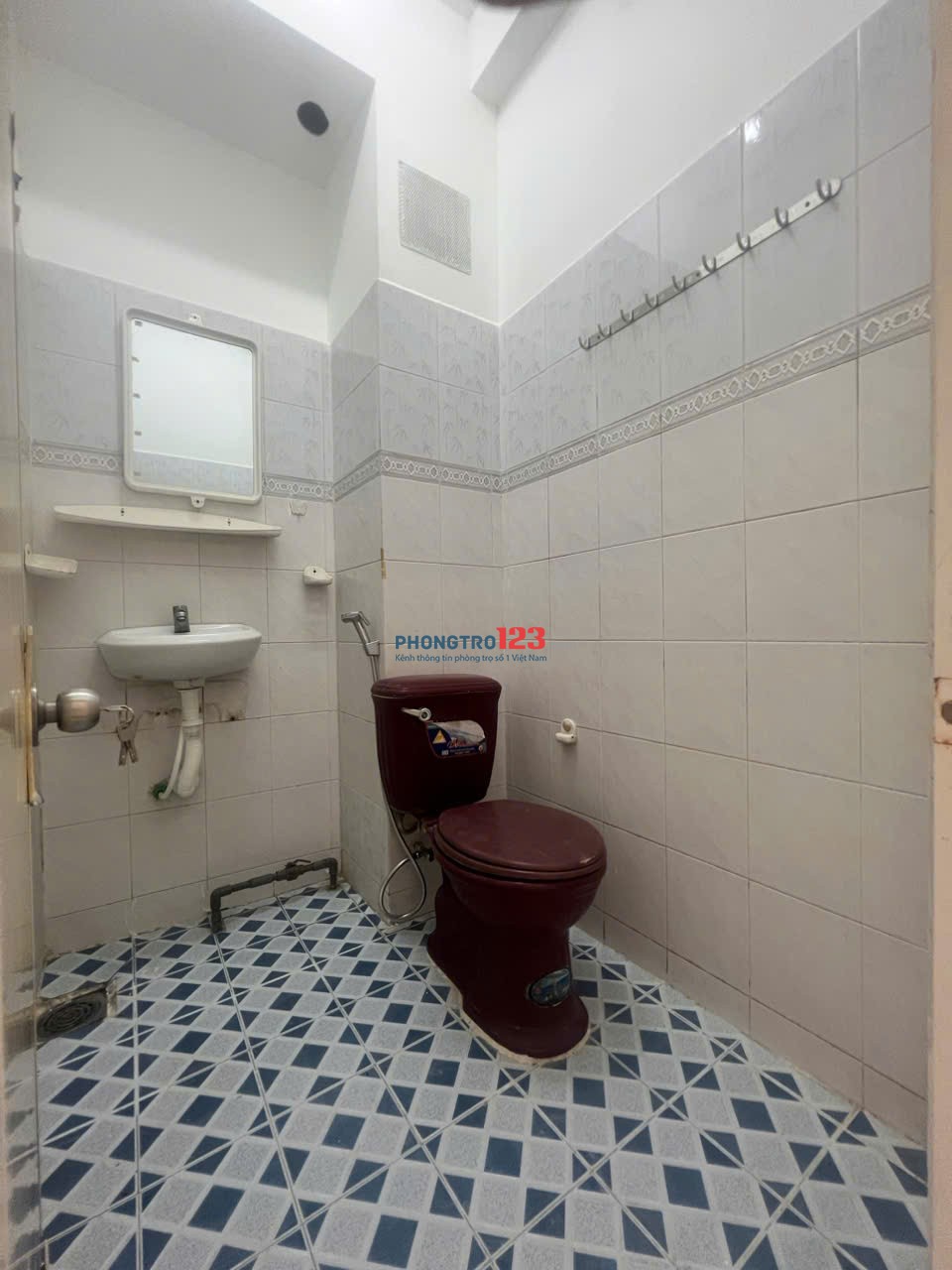 PHÒNG CHO THUÊ CỬA SỔ THOÁNG MÁT AN NINH ĐỐI DIỆN ETOWN CỘNG HOÀ TÂN BÌNH