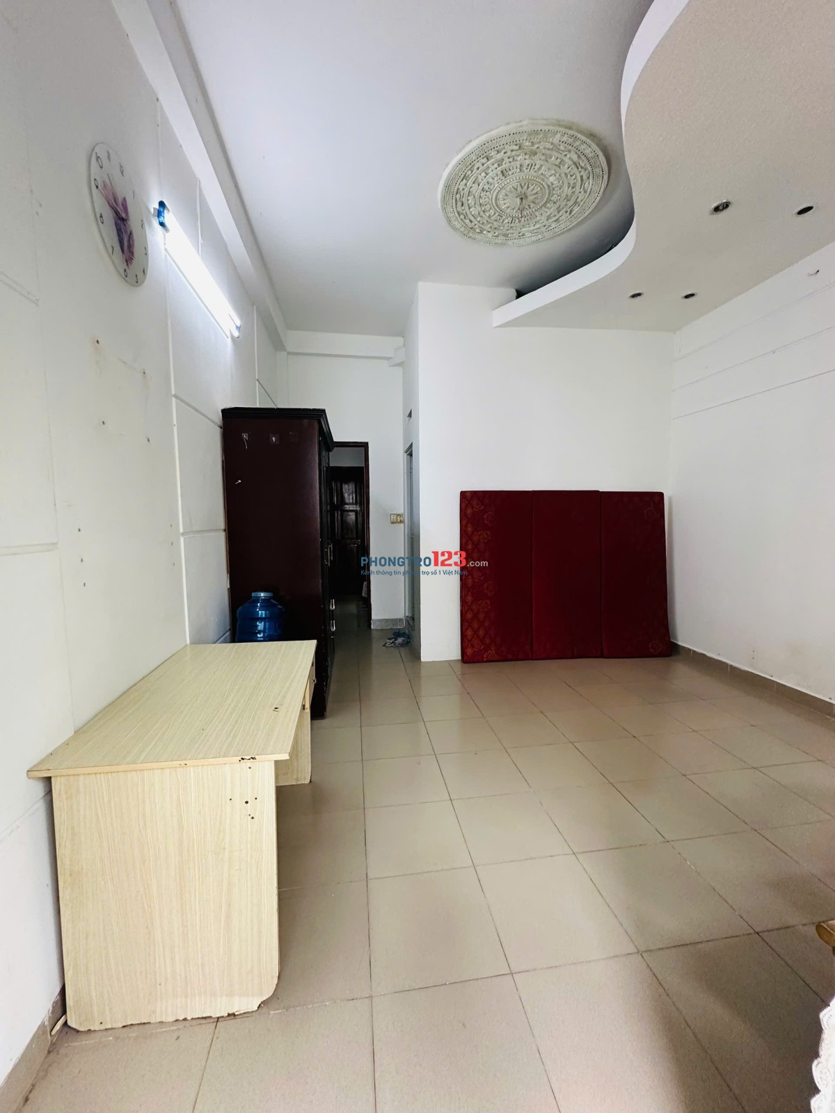Phòng có ban công thoáng mát đường Phan Huy Ích giao với Trường Chinh