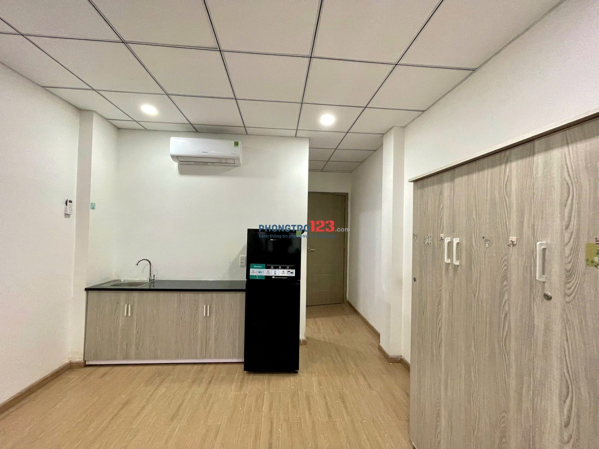 Cho thuê phòng 2 cửa sổ 40m2 tại Phú Nhuận gần Phan Xích Long, Trường Sa, giáp Q1, Q3, Tân Bình