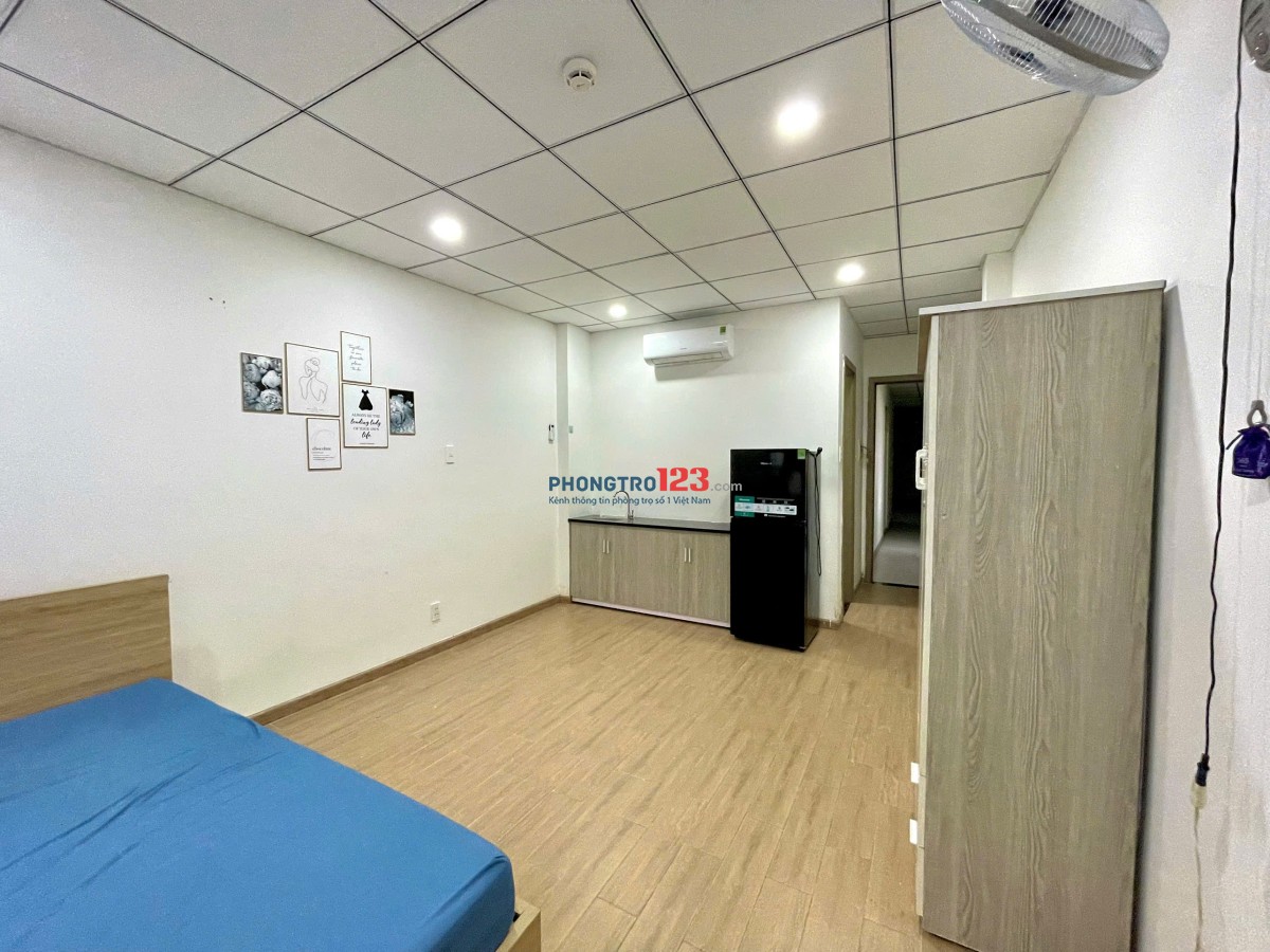 Cho thuê phòng 2 cửa sổ 40m2 tại Phú Nhuận gần Phan Xích Long, Trường Sa, giáp Q1, Q3, Tân Bình