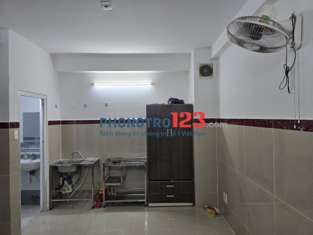 Phòng 20m2 ngay Lê văn Quới cho thuê