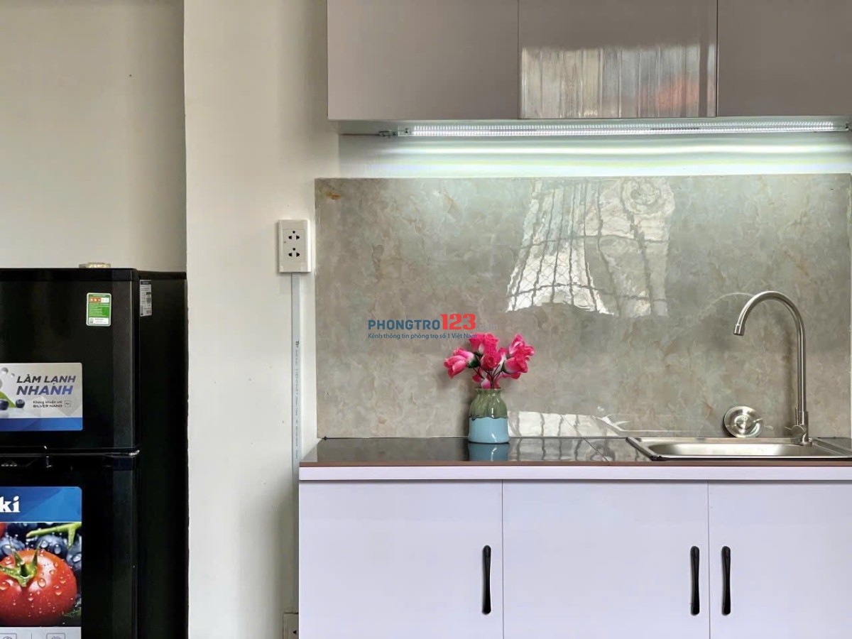 Cho thuê phòng có cửa sổ thoáng mát full nội thất 35m2 gần Phan Xích Long, gần Q1, Q3, Bình Thạnh