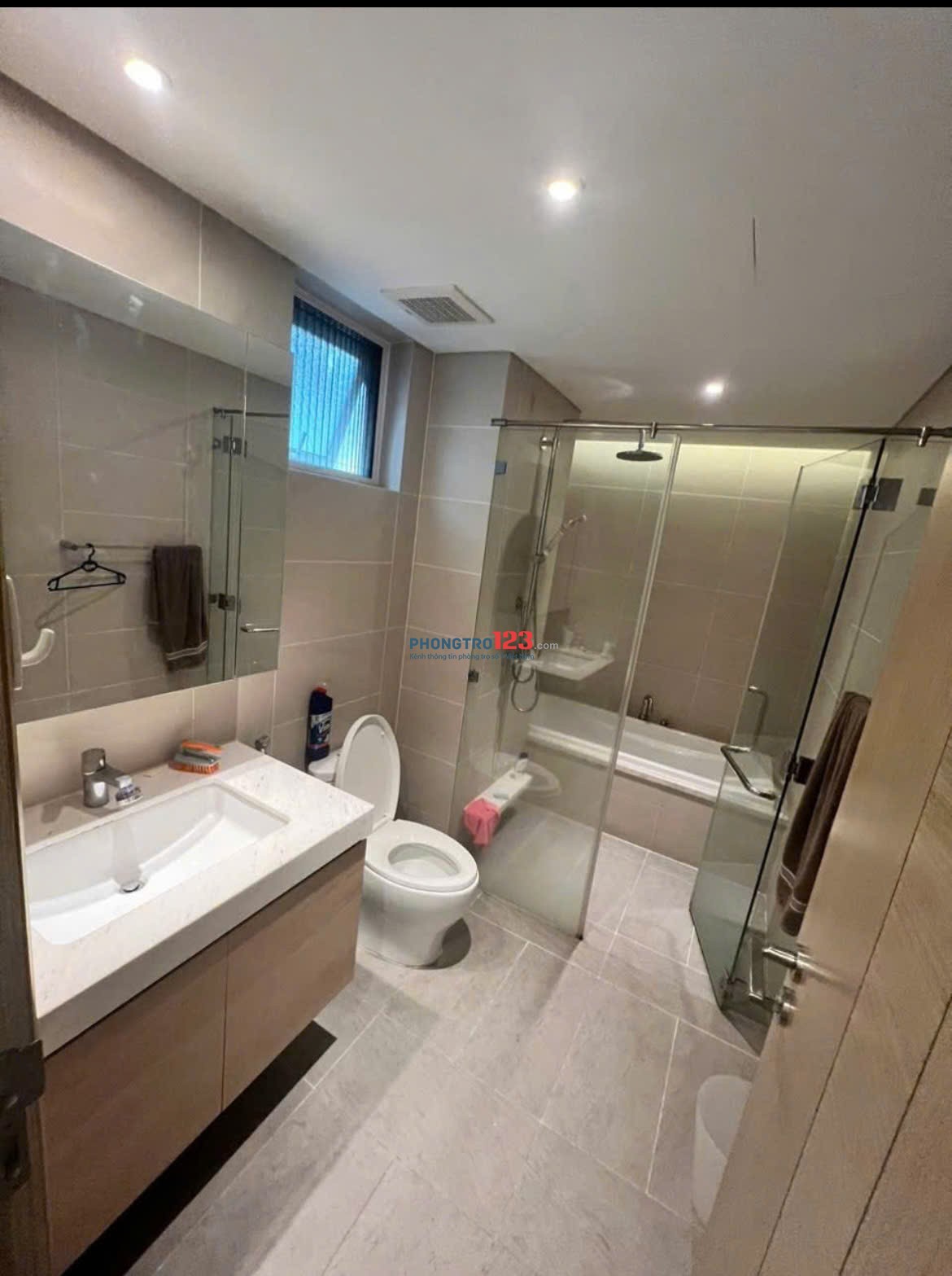 18tr/tháng, Chung cư Saigon AirPort, Bach Đằng, TB, 95m2, 2PN, Căn góc