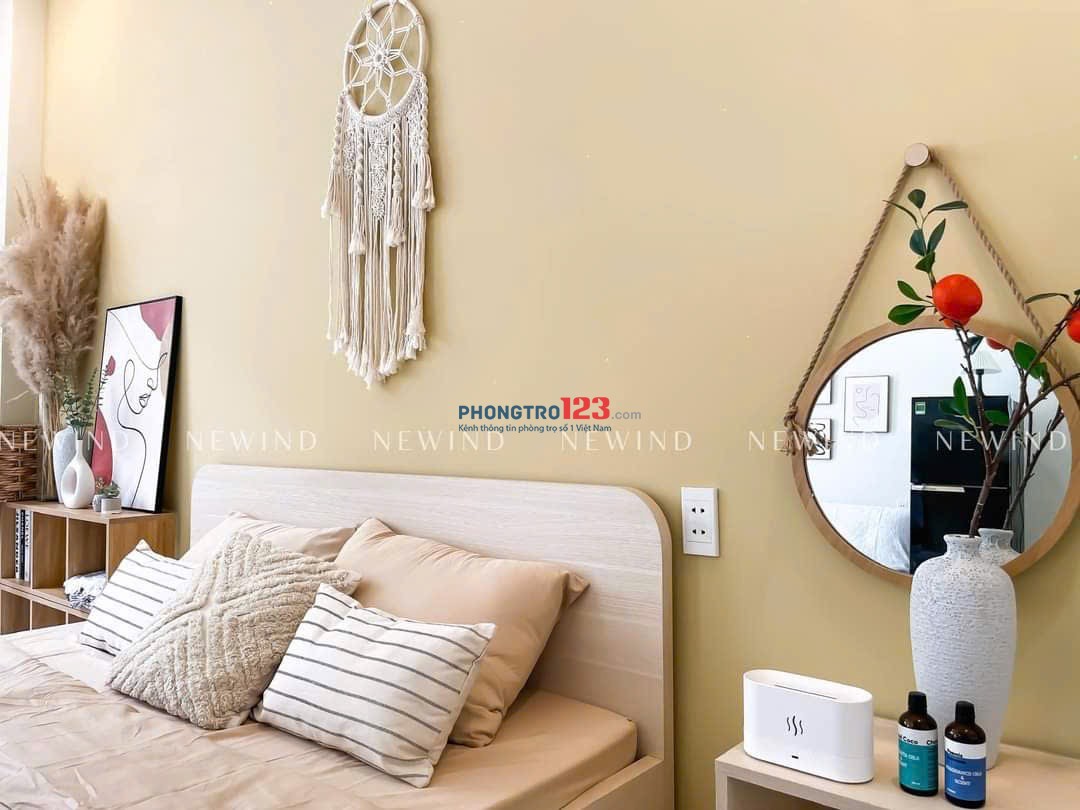 Cho thuê căn hộ dịch vụ 35m² ban công, xa Bếp Phan Xích Long, Phú Nhuận Gần Q1, Q3, Bình Thạnh