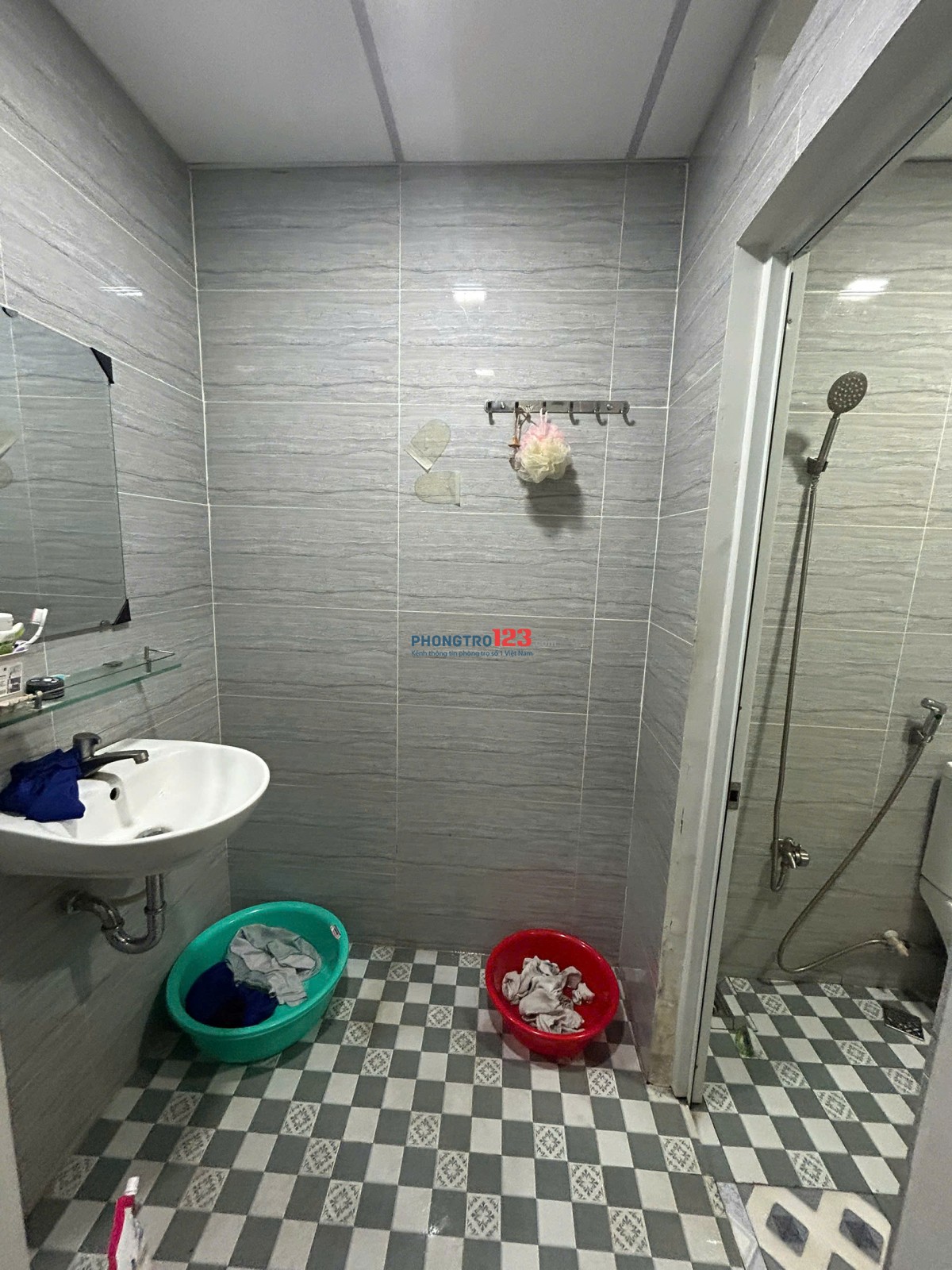 CẦN TÌM NAM Ở GHÉP. PHÒNG 55M2 ĐỦ NỘI THẤT, NGAY CẦU CHỮ Y.
