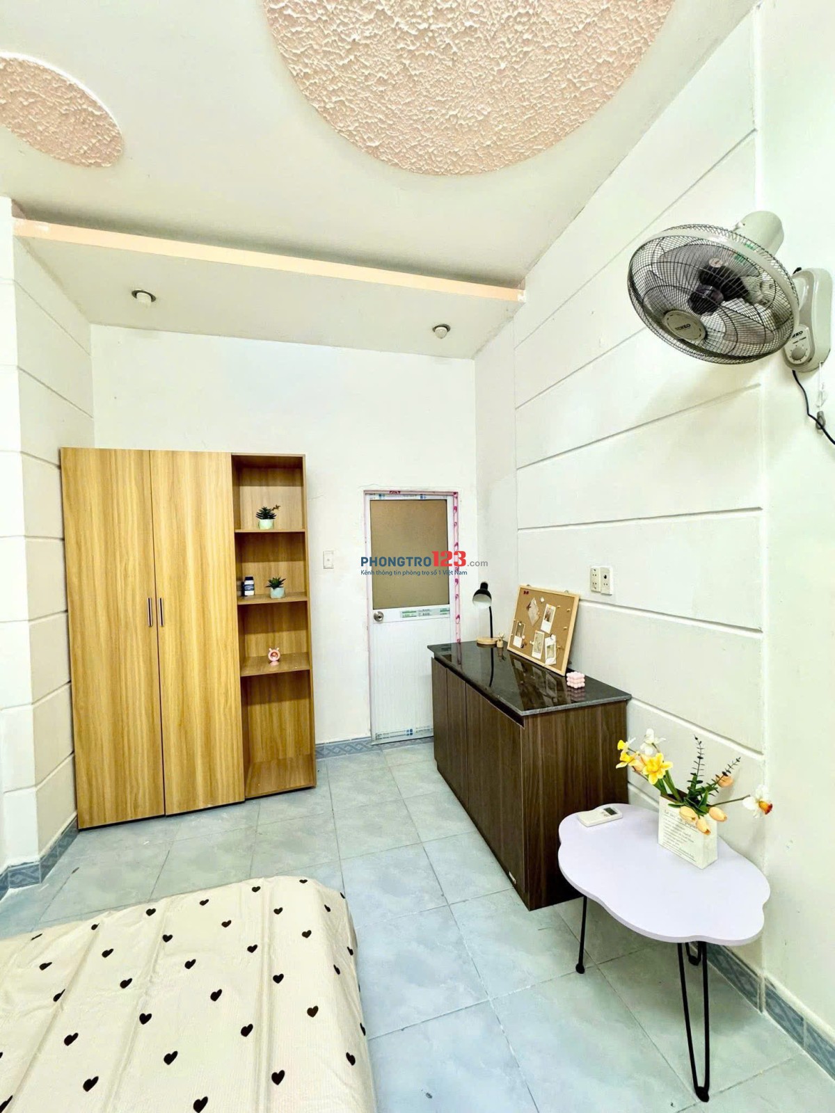 CHDV, Lê Hồng Phong, P12, Q10. 5tr/tháng.23m2, có cửa sổ.