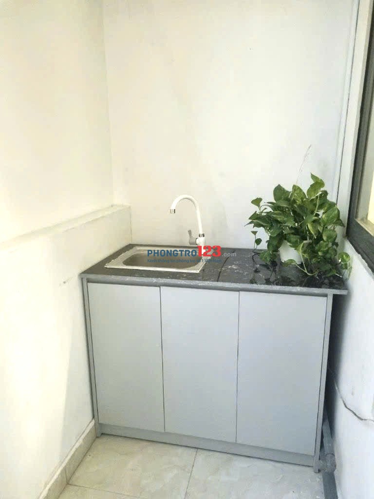 Cho thuê phòng ban công cửa sổ lớn 30m2 - Nguyễn Hữu Cảnh, Bình Thạnh- gần Q1 , Điện Biên Phủ