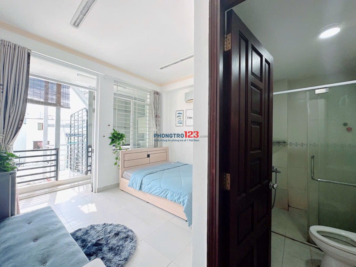 Phòng cho thuê Bình Thạnh, gần Chợ Bà Chiểu, Ban công, Tách Bếp, giá siêu rẻ
