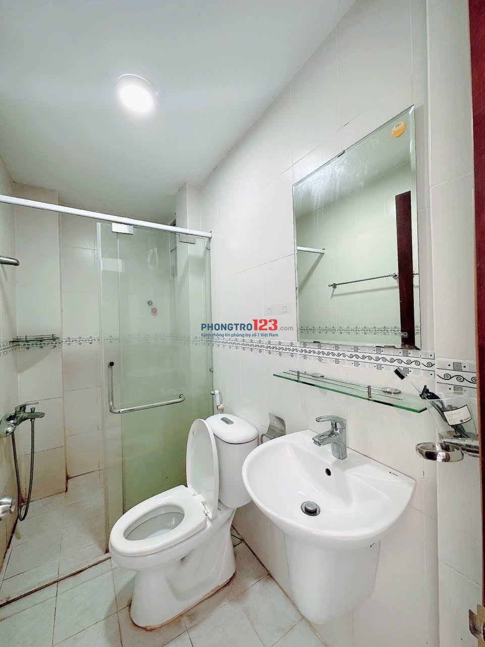 Phòng cho thuê Bình Thạnh, gần Chợ Bà Chiểu, Ban công, Tách Bếp, giá siêu rẻ