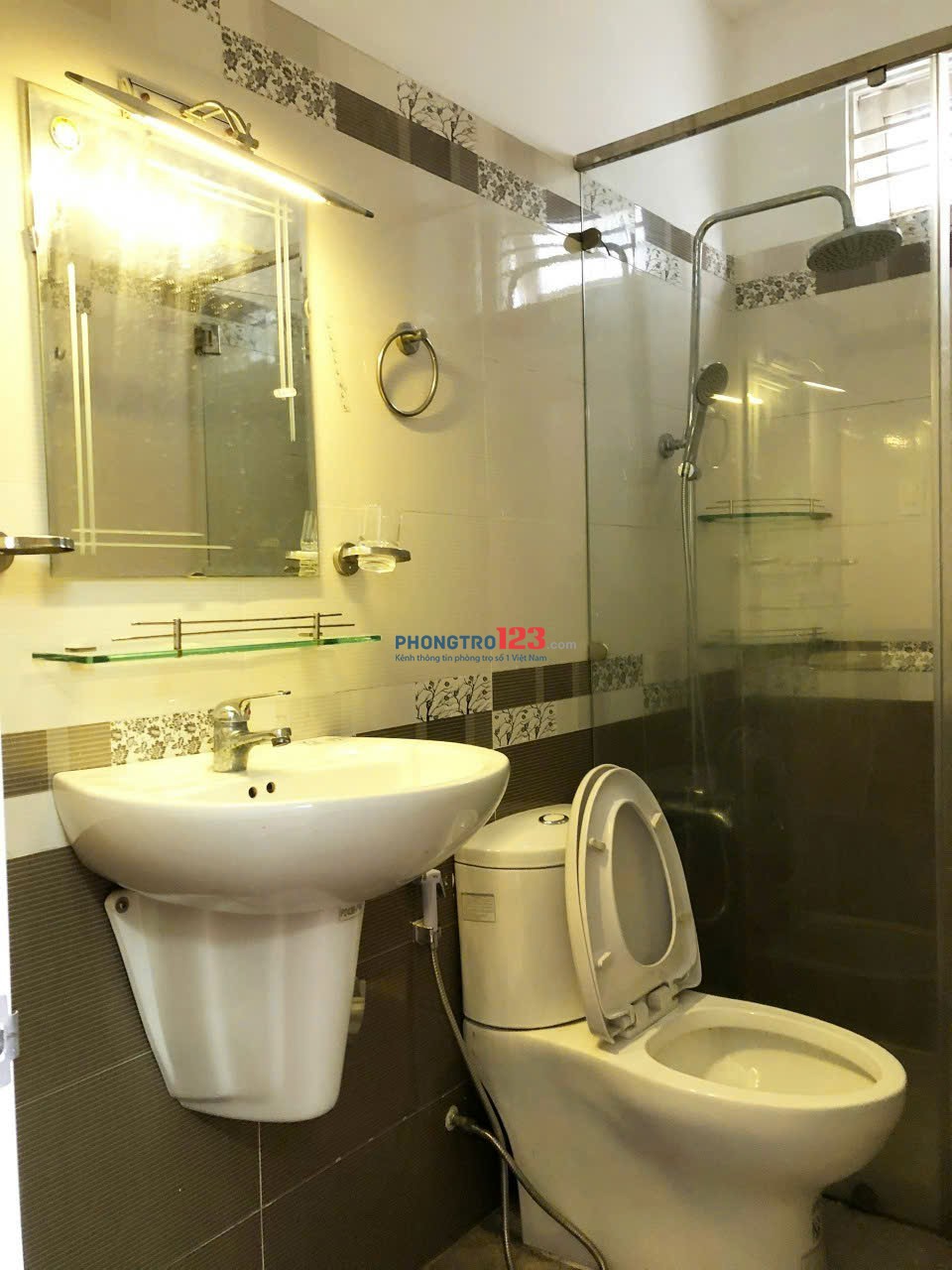 Cho thuê phòng có ban công, hẻm xe hơi, máy giặt riêng - Nguyễn Văn Đậu, Bình Thạnh gần Phú nhuận,GV
