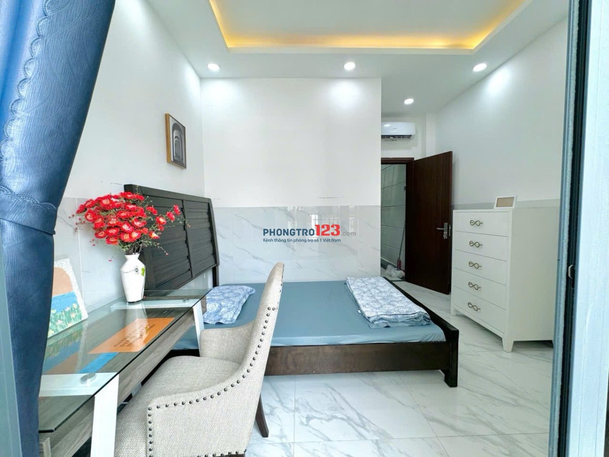 Căn hộ bancol nội thất mới 100% có thang máy quận 3