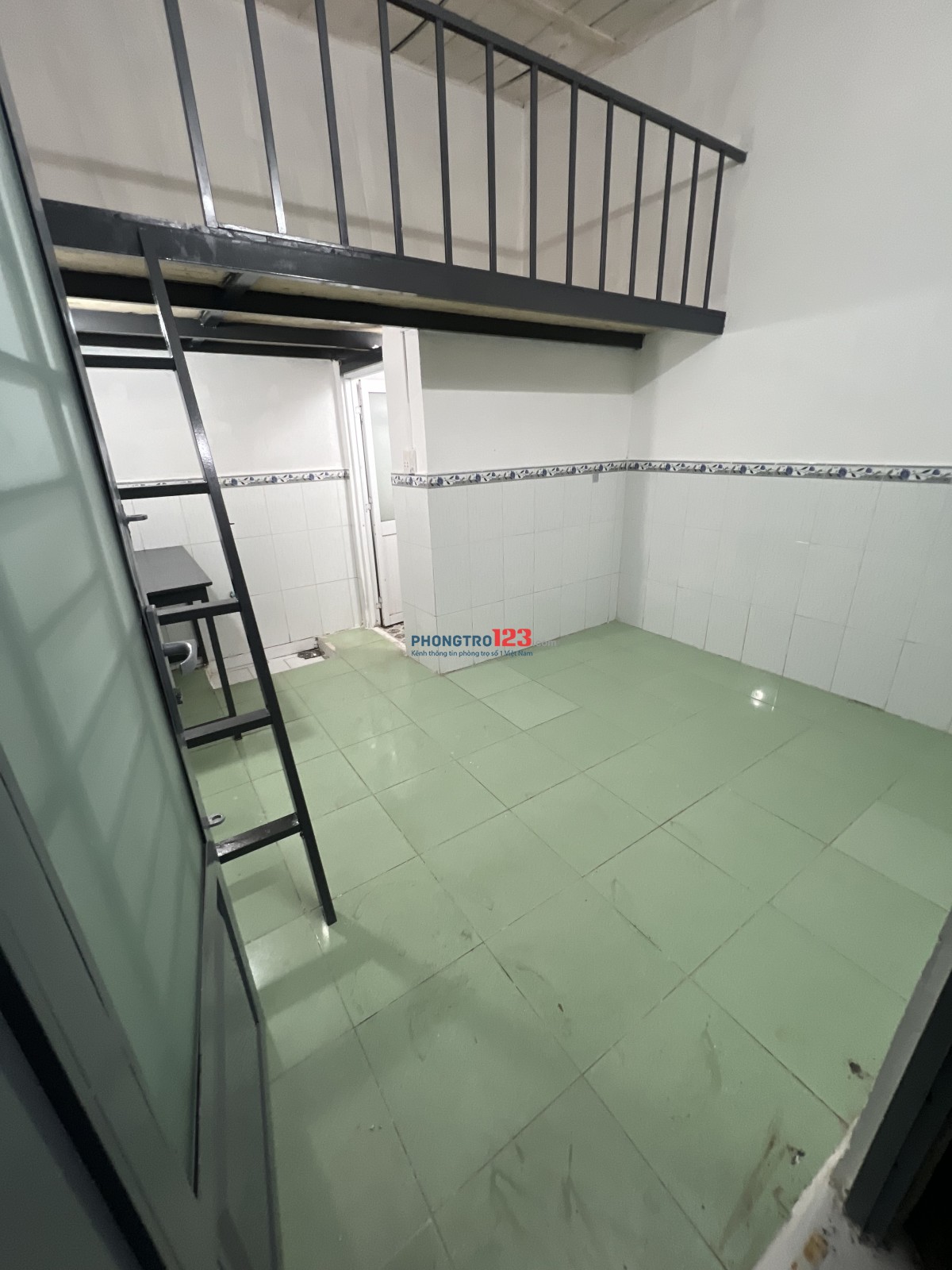 Cho Thuê Phòng Trọ rẻ mới xây mặt tiền: 560 Lê Trọng Tấn